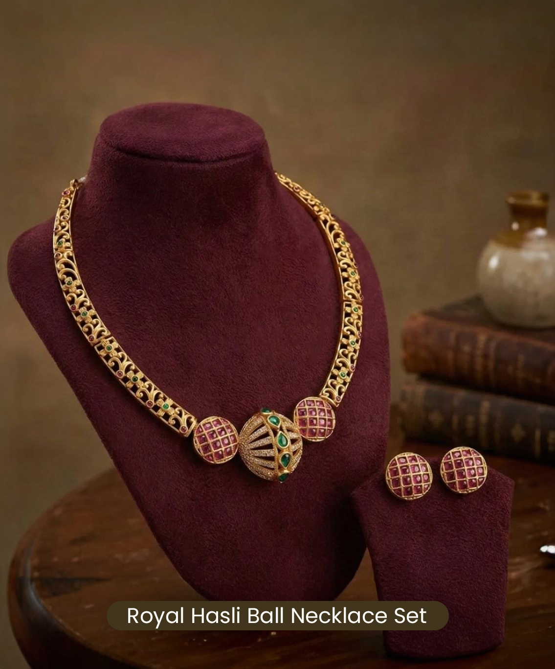 Royal Hasli Ball Necklace Set