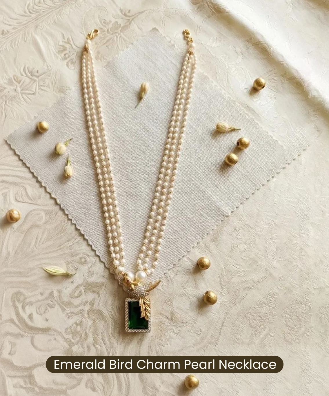Emerald Bird Charm Pearl Necklace